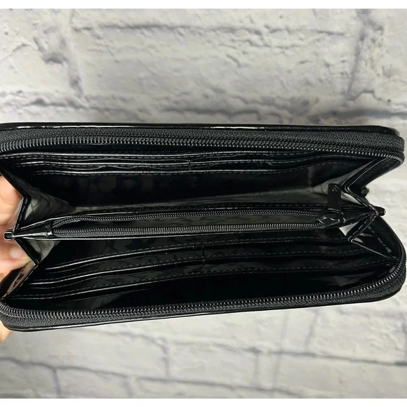 Loungefly x Star Wars Stormtrooper Patent Face Wallet. - Picture 4 of 4